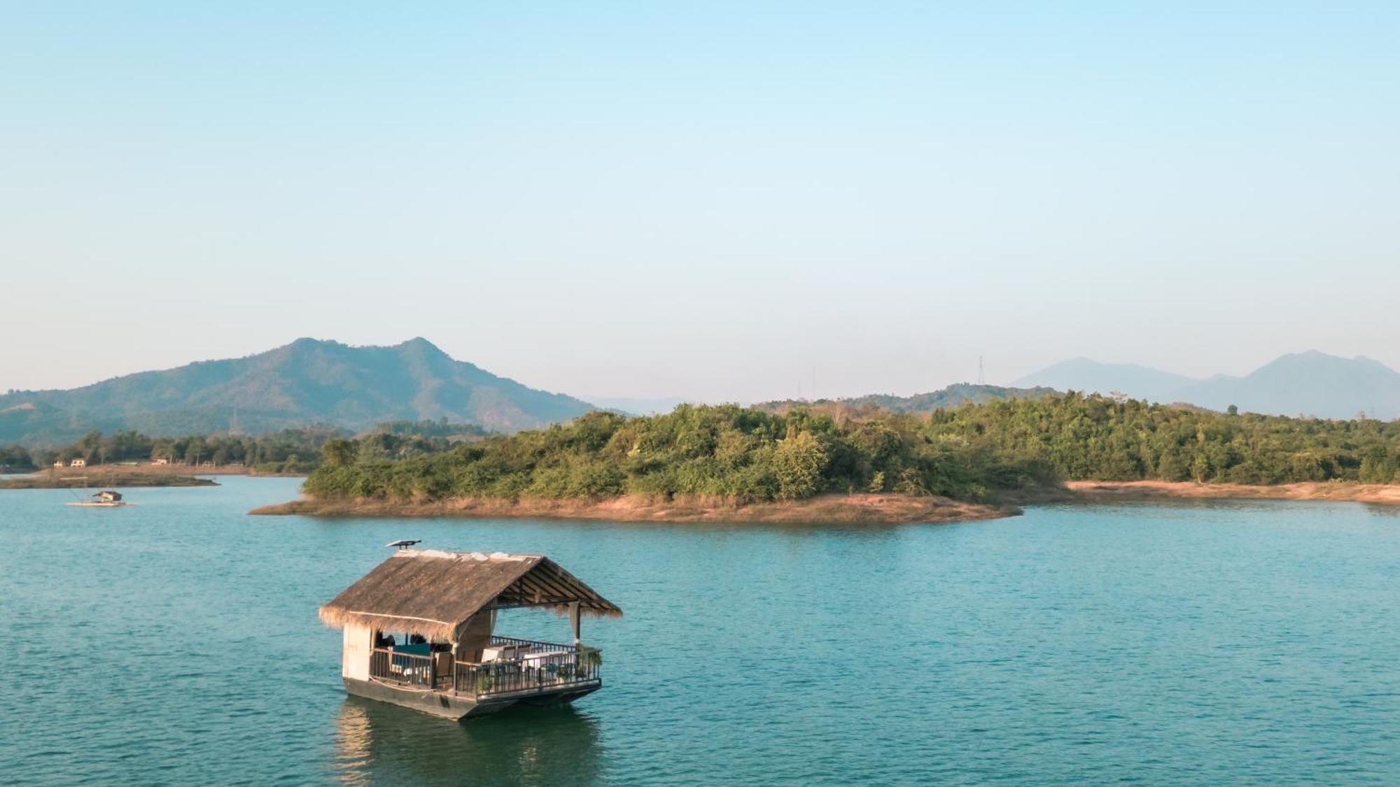 The Sanctuary Nam Ngum Beach Resort Ванг Виенг Екстериор снимка