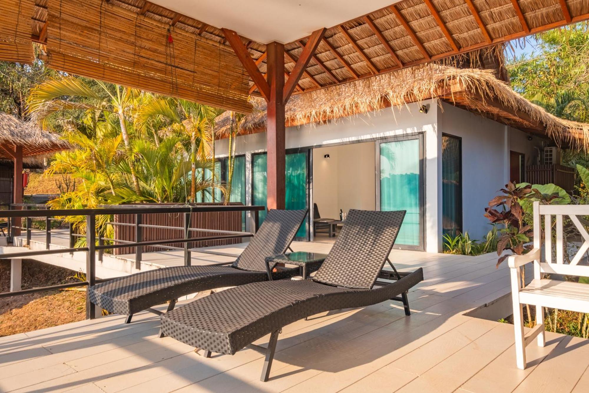 The Sanctuary Nam Ngum Beach Resort Ванг Виенг Екстериор снимка