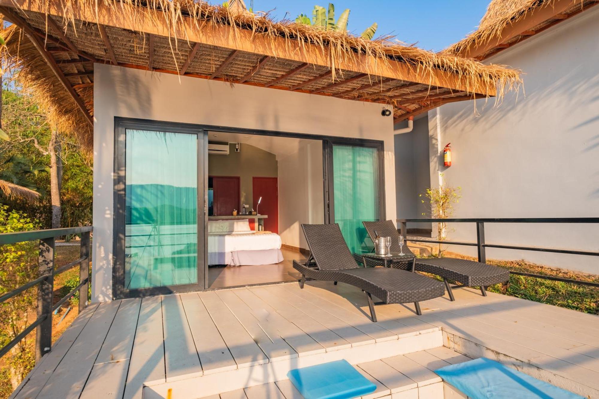 The Sanctuary Nam Ngum Beach Resort Ванг Виенг Екстериор снимка